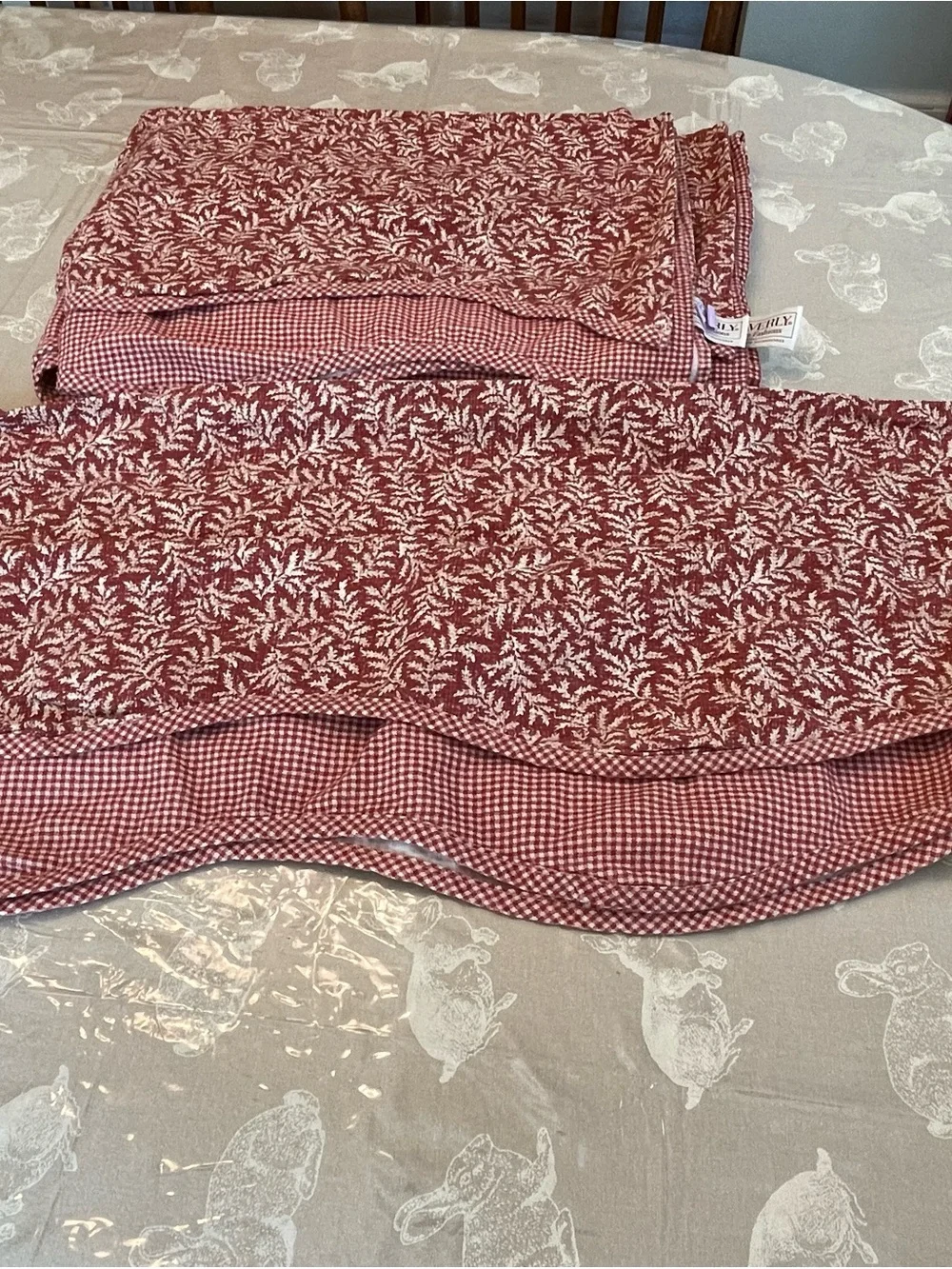 Vintage Waverly Burgundy Fernwood and Gingham Curtain Valance