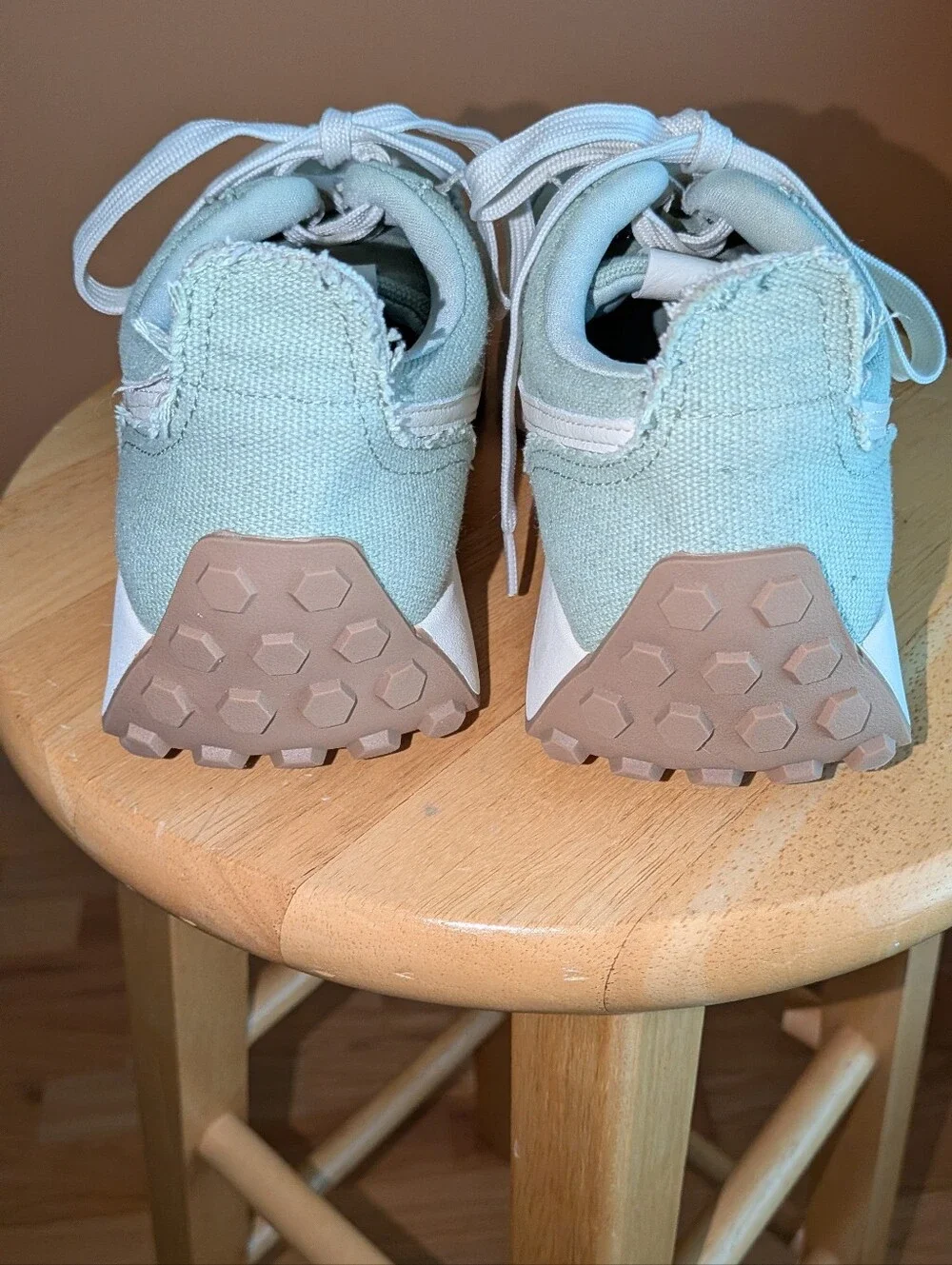 Dolce Vita Women's Light Mint Green Canvas Sneakers with White Swoosh Size 9