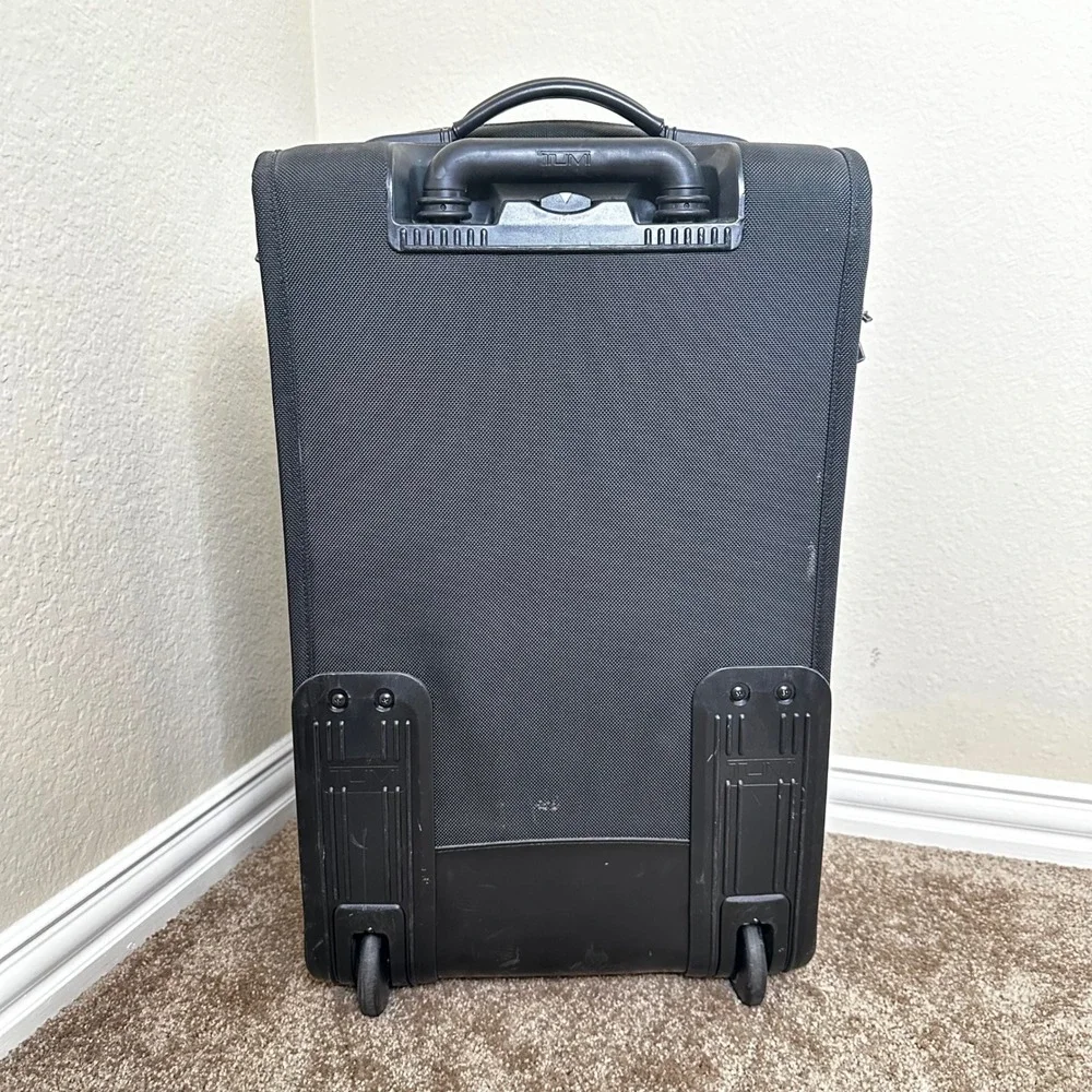 Tumi Alpha Black Ballistic Nylon 2-Wheel Carry-On Suitcase Luggage 2234D3