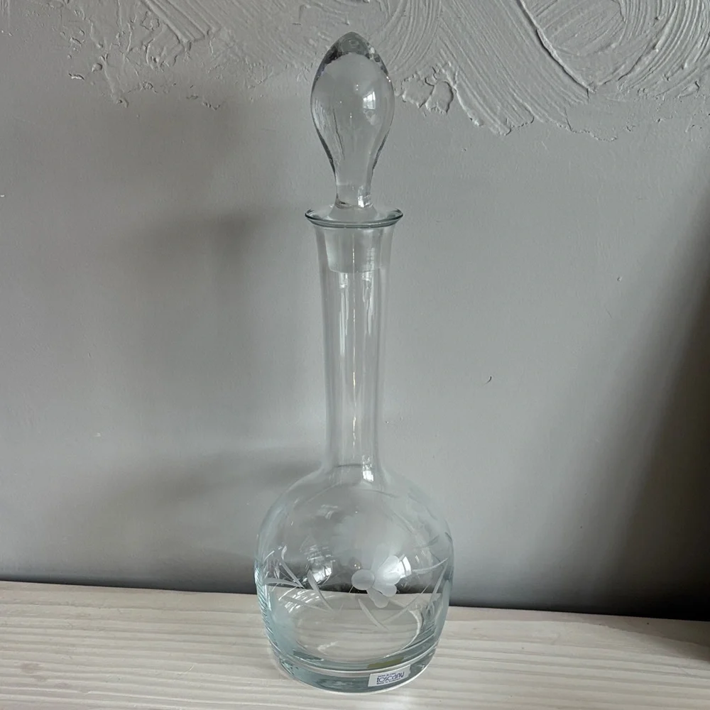 Toscany‎ Etched Floral Wine Decanter w/ Glass Stopper Made in Romania