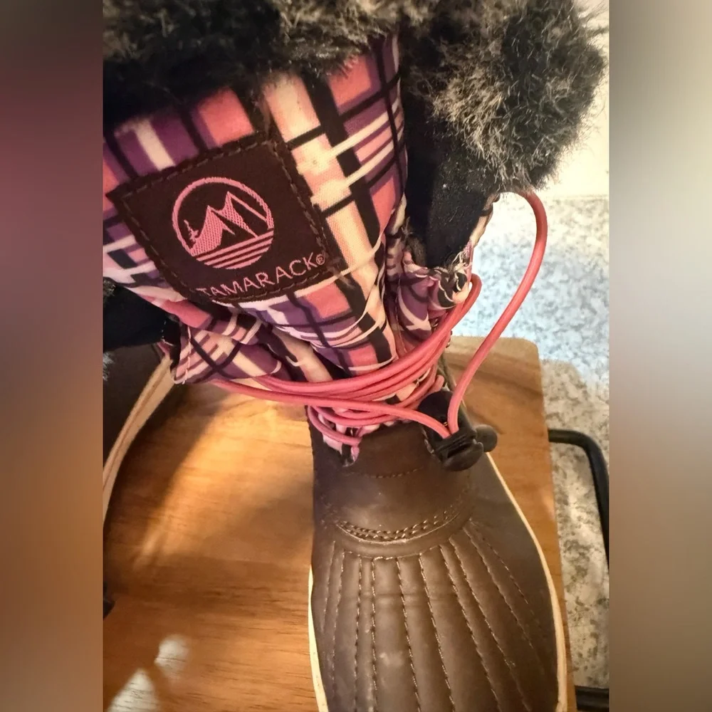 Tamarack details or brown