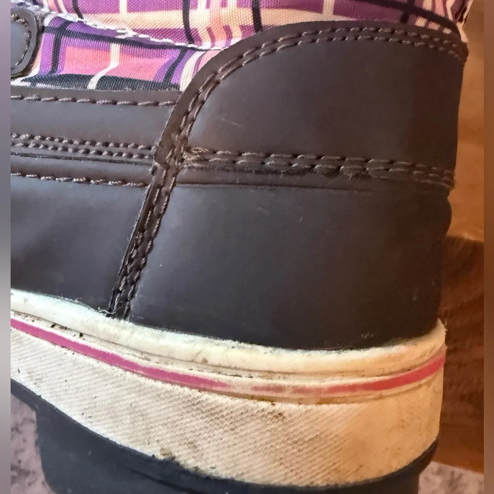 Tamarack materials snuggly