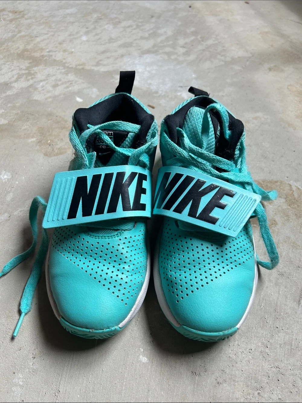 Nike Kids Turquoise/Black Strap Basketball Sneakers