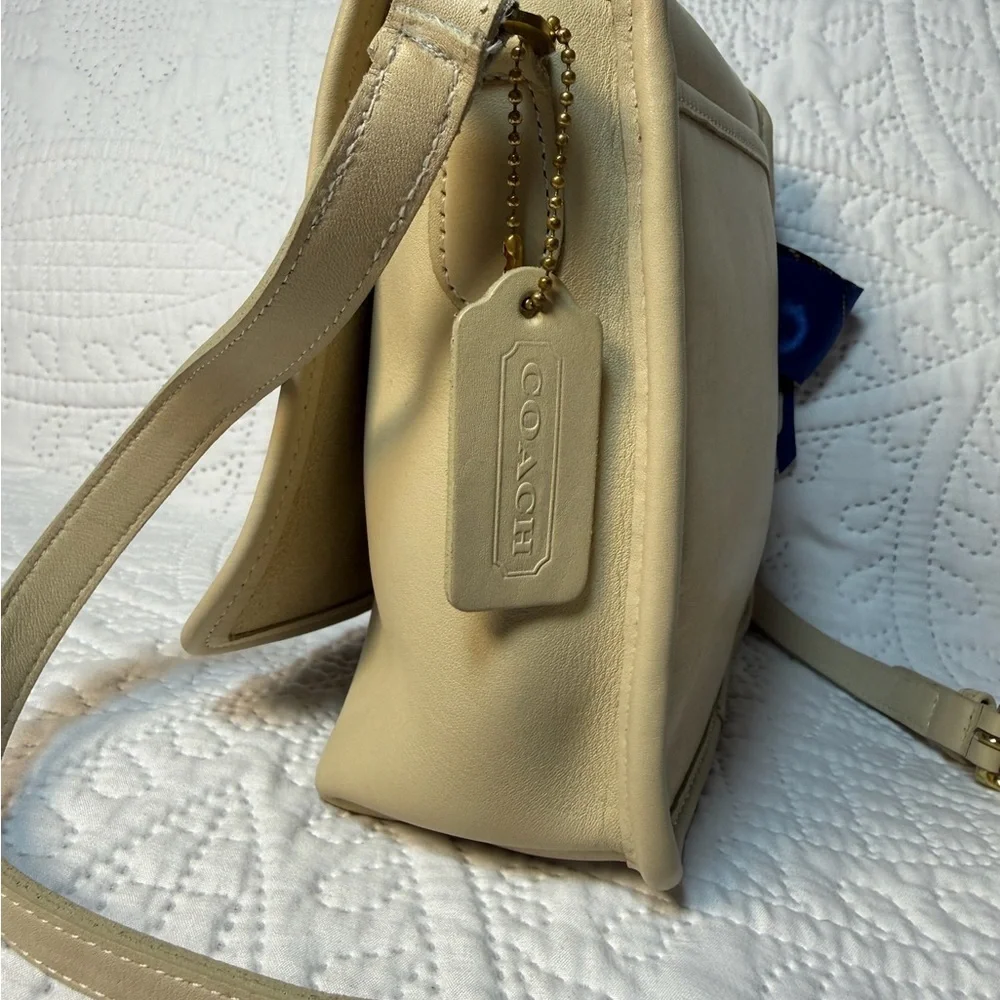 Vintage Coach Companion Flap 9076 USA Made Bone Leather Shoulder Crossbody