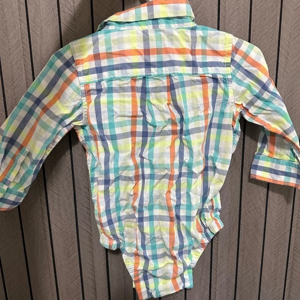 Baby Gap plaid long sleeve body suit 6-12M