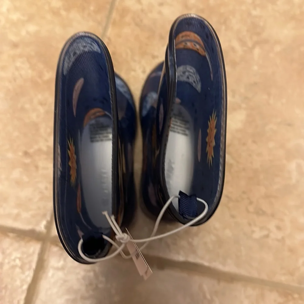 Old Navy in” navy coating