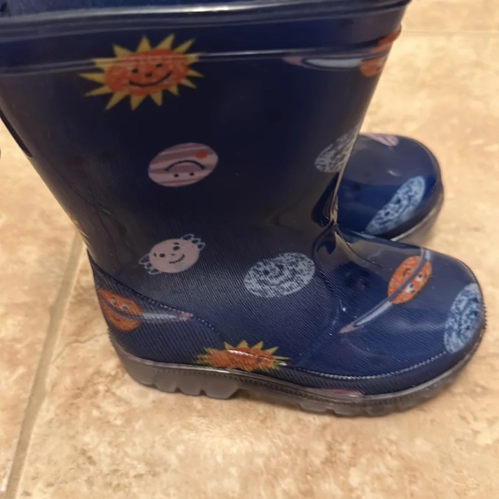 Old Navy printed boots some