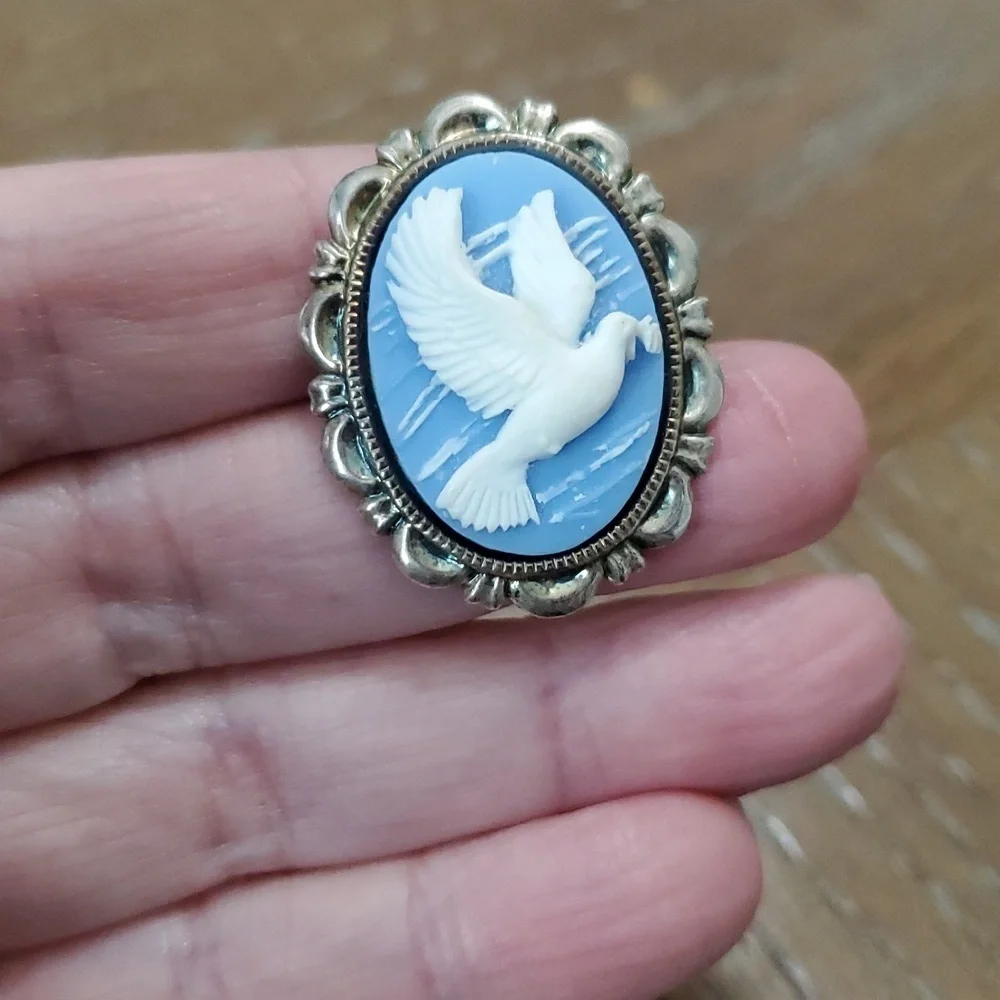 Blue and Silver Bird Cameo Brooch