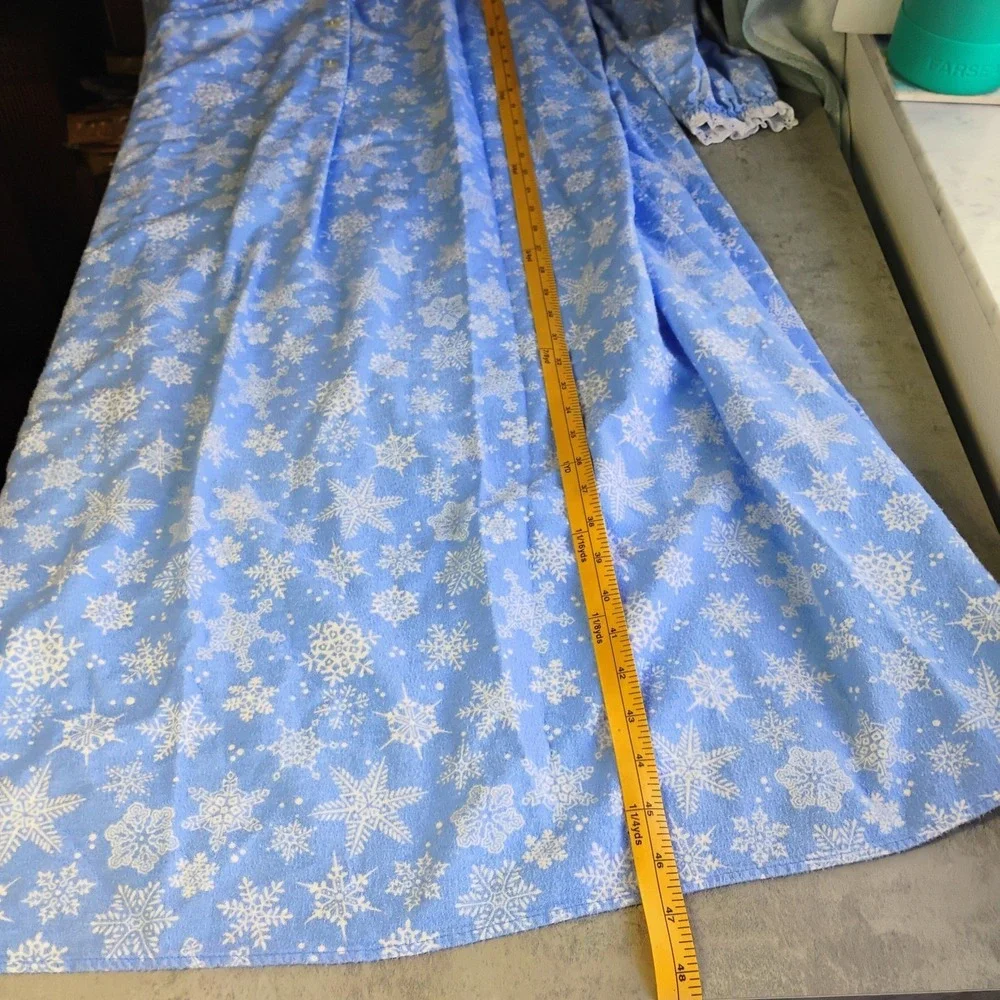 Lanz of Salzburg Nightgown Med Flannel Snowflake Maxi Cotton Cottage Winter