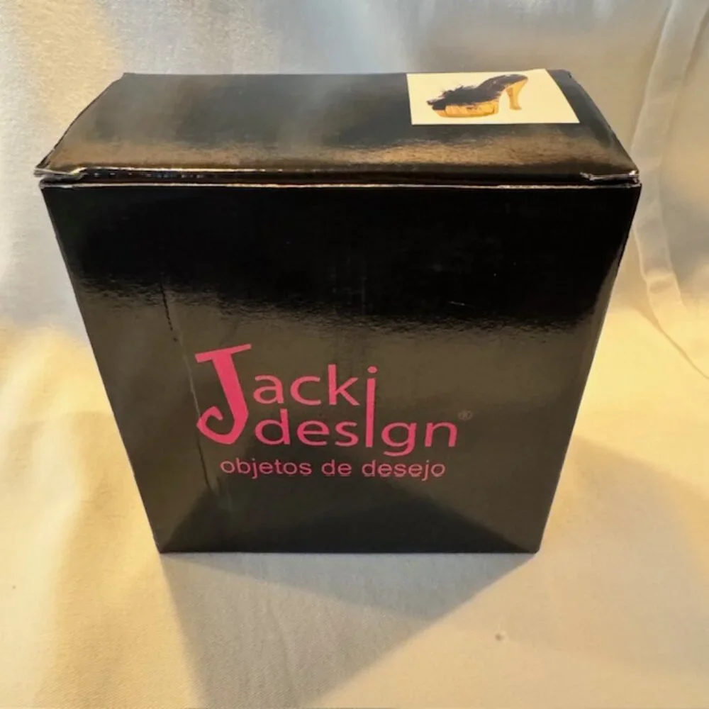 Jacki Design this leopard