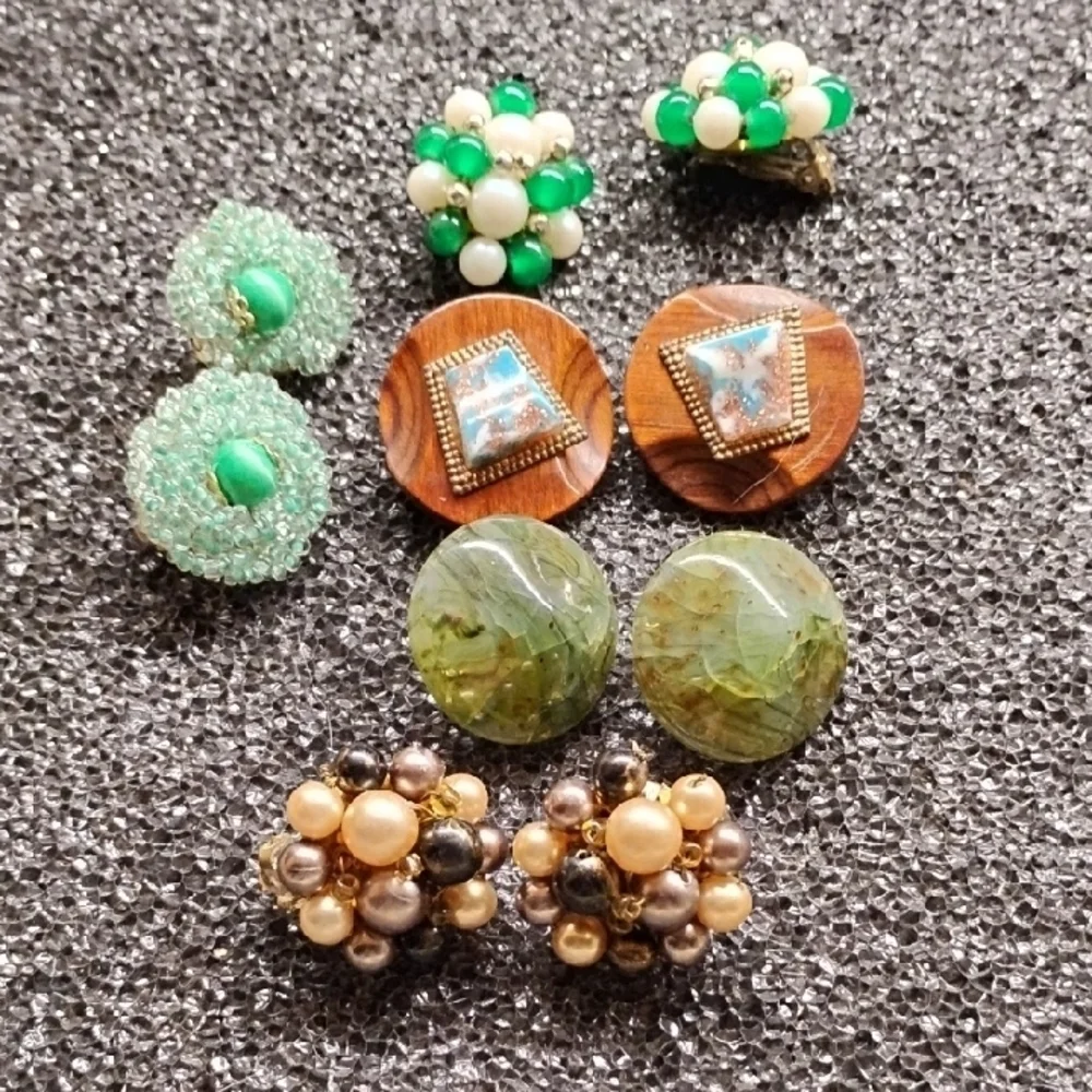 Vintage Clip-On Earrings Set in Green and Brown‎