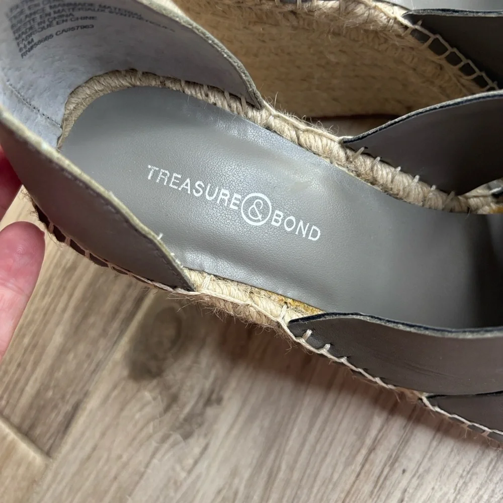 Treasure & Bond chic gray