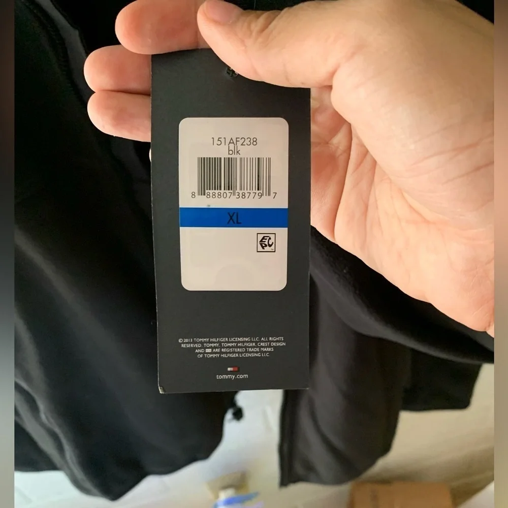 Tommy Hilfiger tommy nwt inside