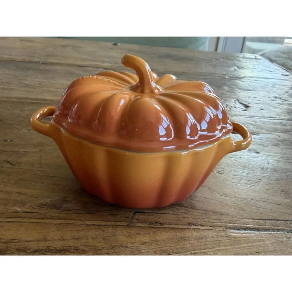 Le Creuset Stoneware Figural Pumpkin Mini Cocotte 12 oz 350 ml Persimmon NEW