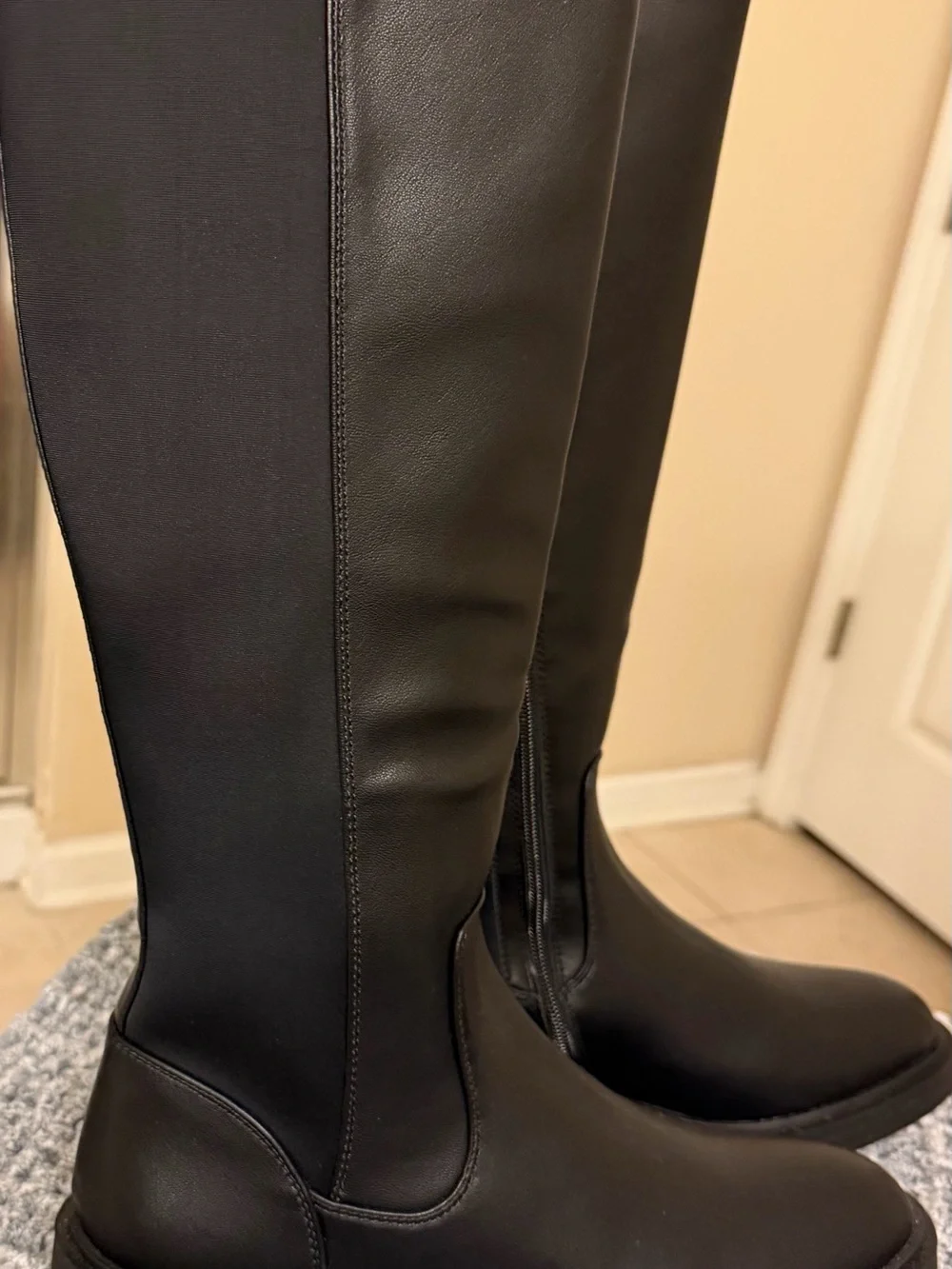 Kenneth Cole Reaction sleek black