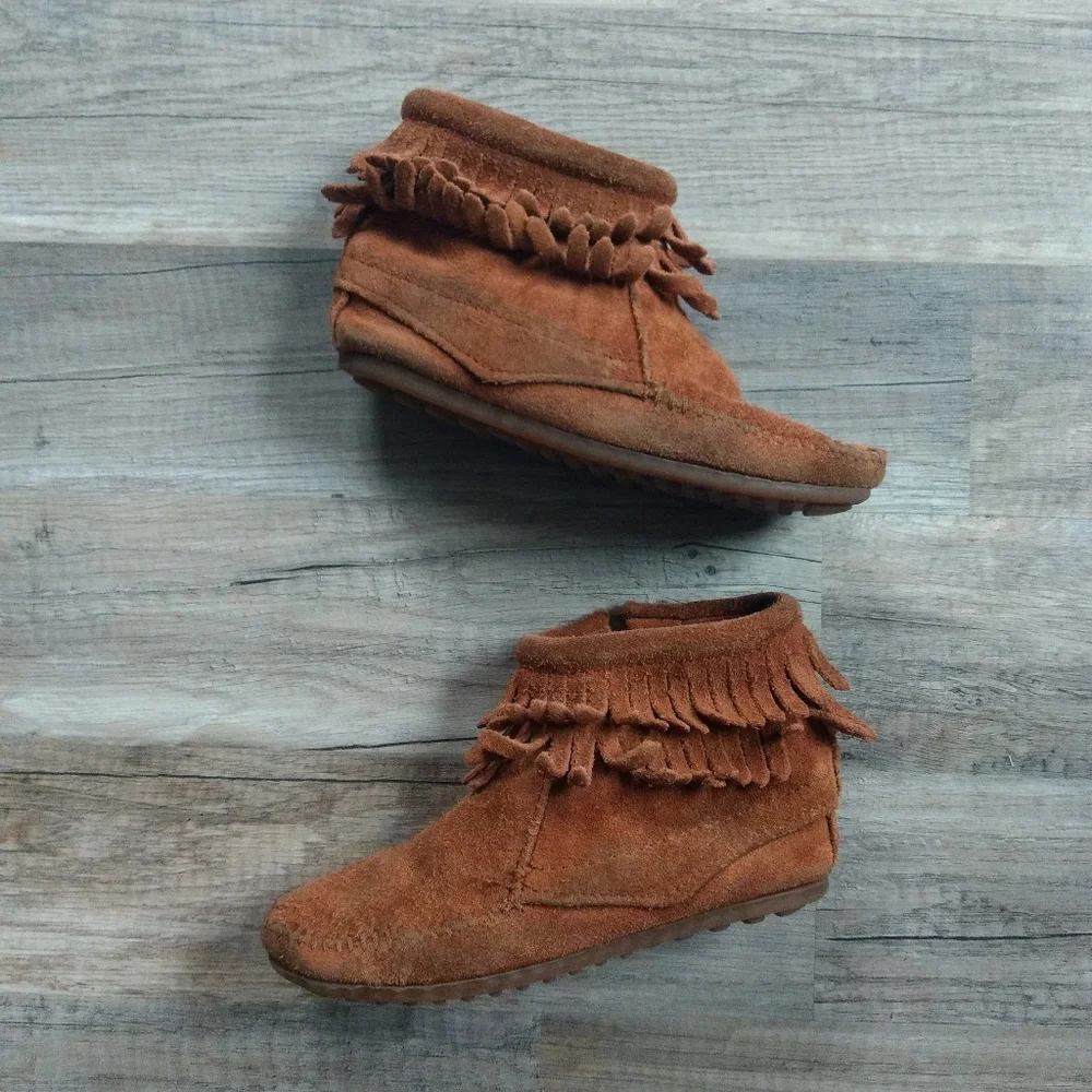 Minnetonka suede moccasin