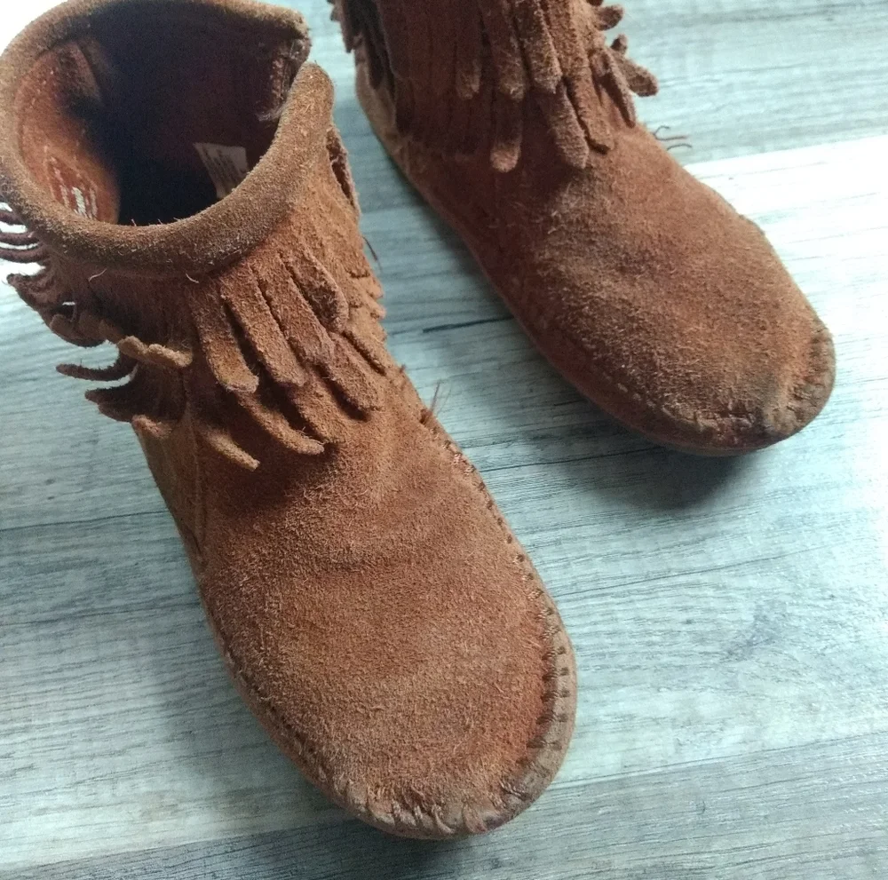 Minnetonka suede moccasin