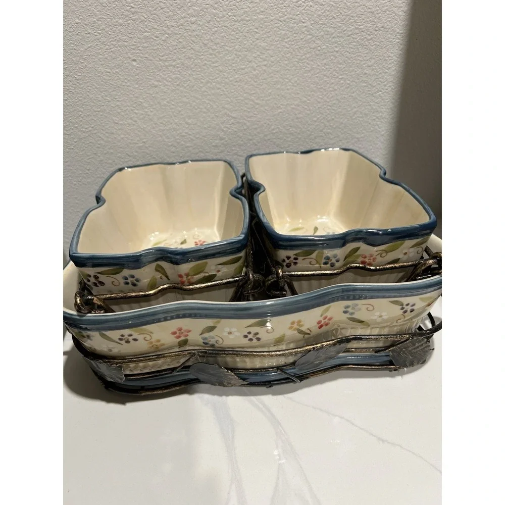 Temptations by Tara Petals Bakeware 3 Baking Dishes, 2 Trivets, 3 Metal Trays