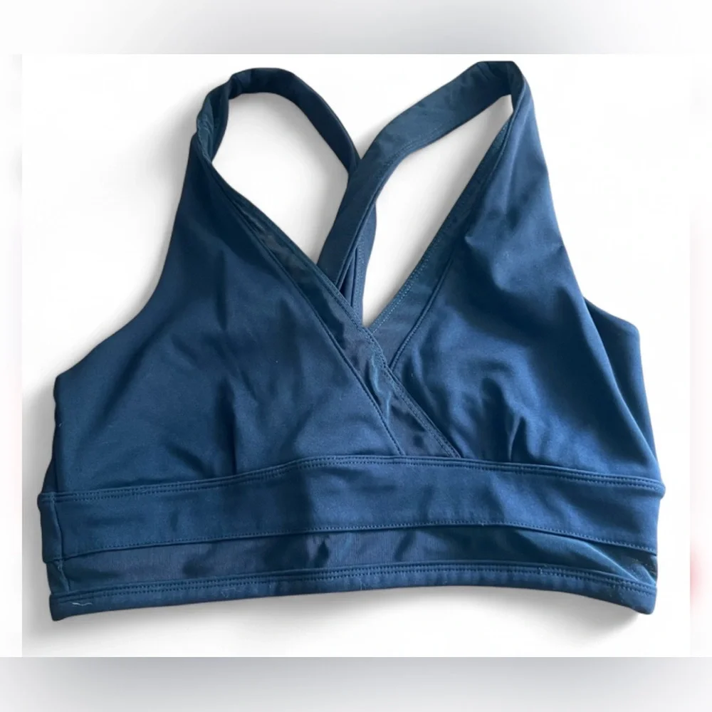 Fabletics Black Cross-Back Sports Bra‎