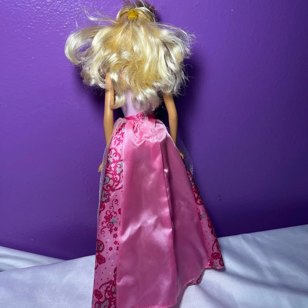 Mattel Barbie Fairytale Magic Princess‎ Doll 2010 Blonde w/ Outfit Shoes