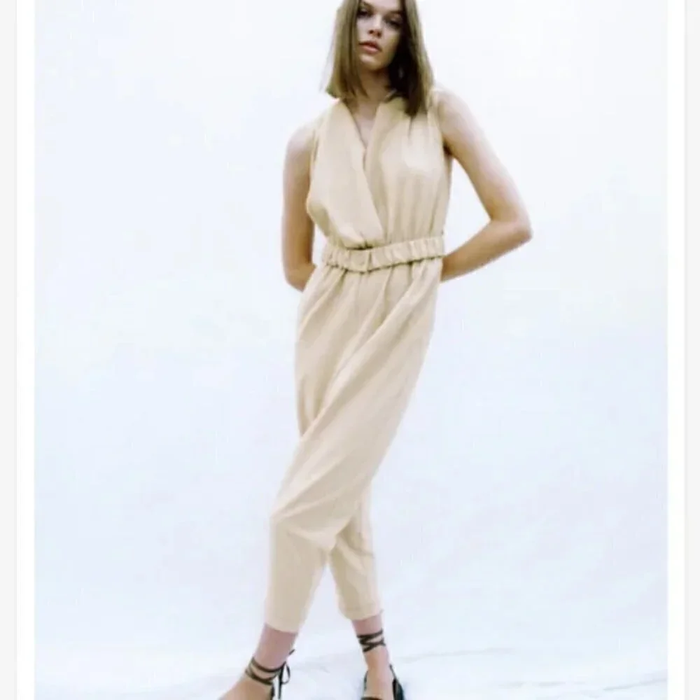 Zara details sleeveless