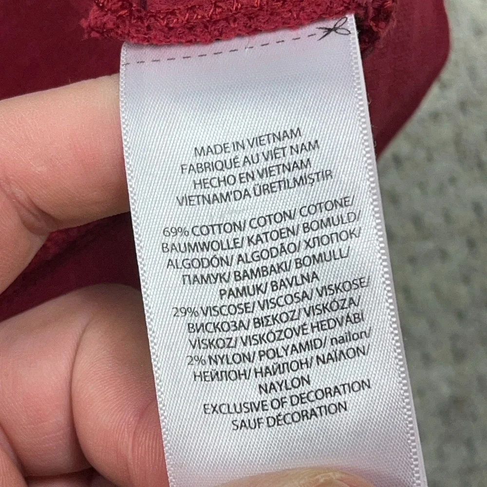 Polo Ralph Lauren includes item