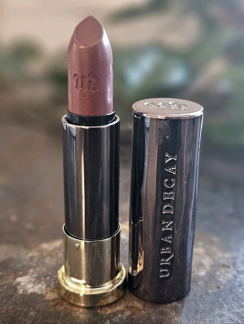 Urban Decay ACCIDENT Metalized Vice Lipstick Full Size NWOB!