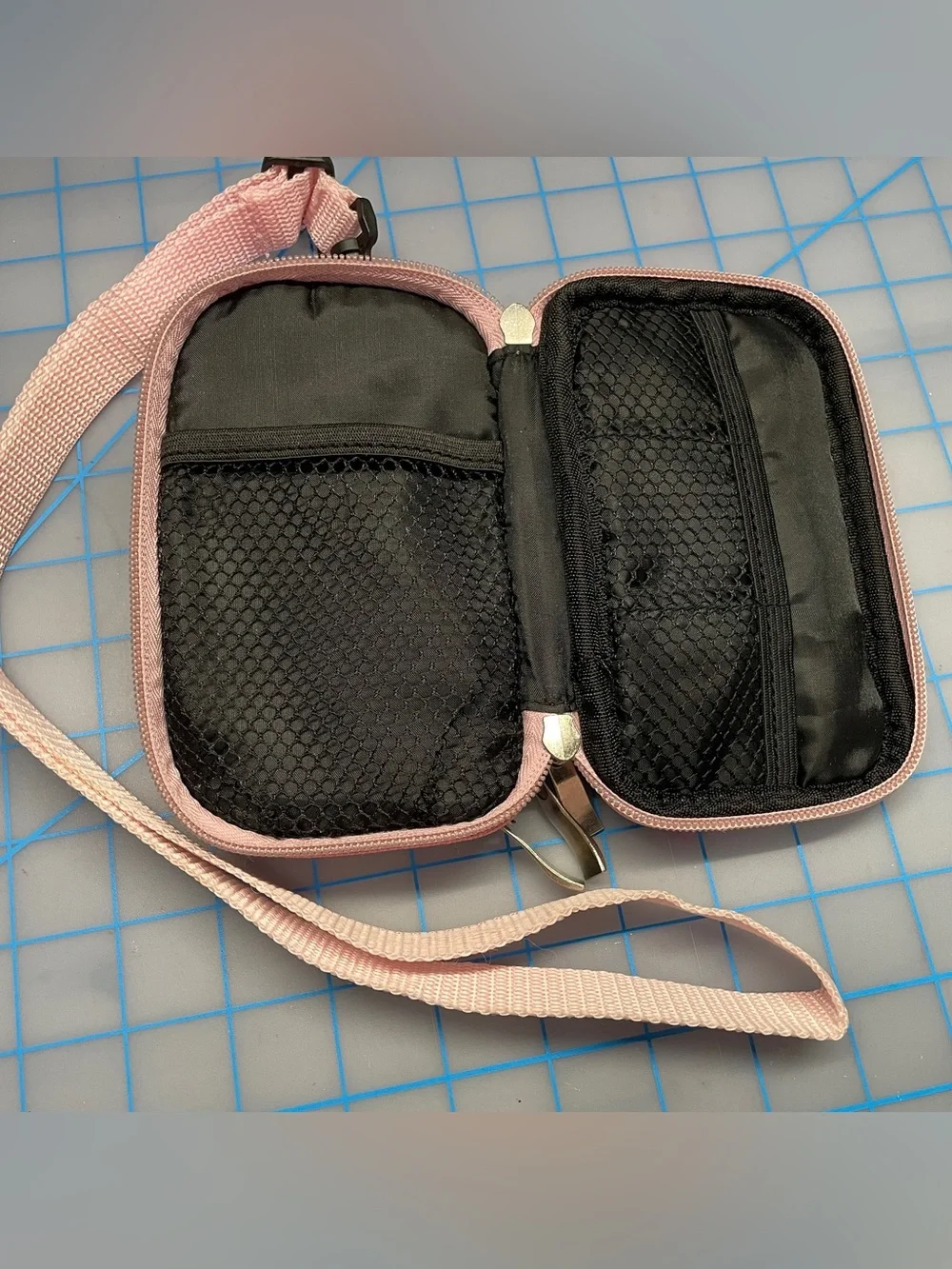 2006 Naki World Nakiworld Nintendo DS Lite Gameboy Pink Electronics Carry Case