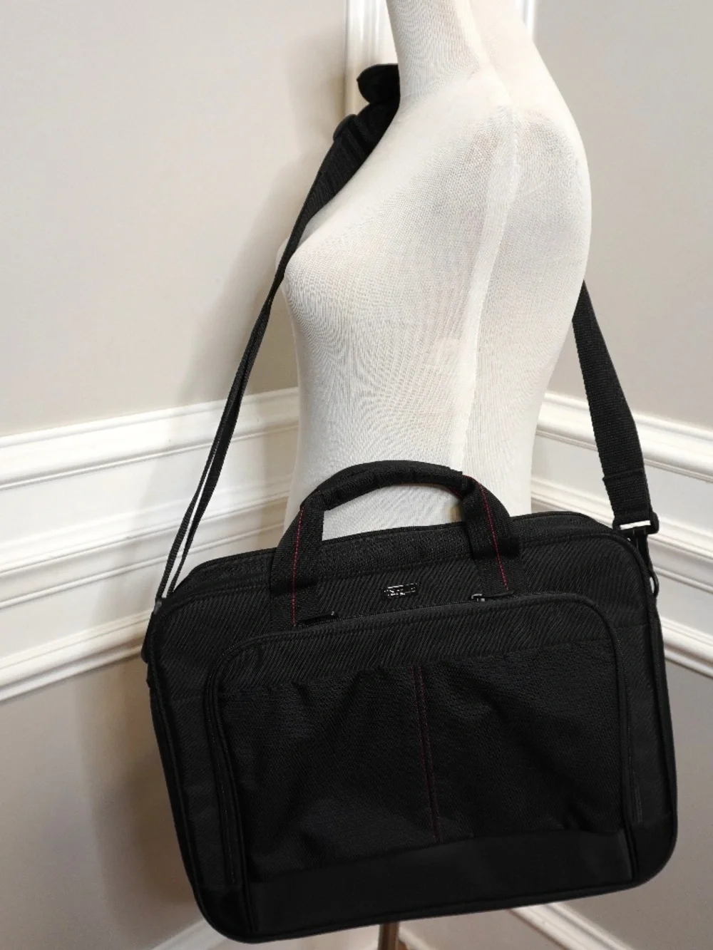 Targus 15–16” Classic Slim Laptop Briefcase, Like New Condition