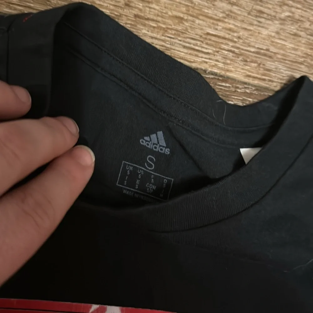 adidas size small