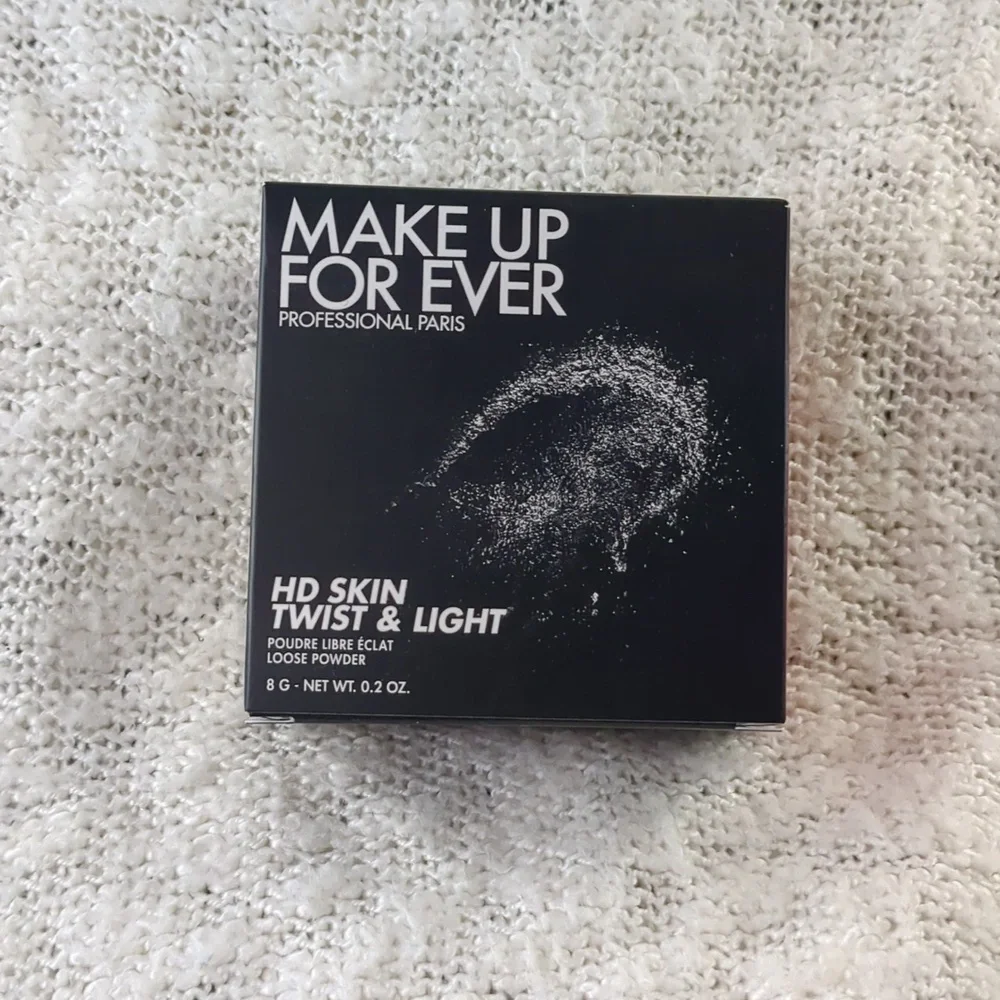 Makeup Forever HD Skin Twist & Light Powder in 2.0 Medium, 8g/0.20oz