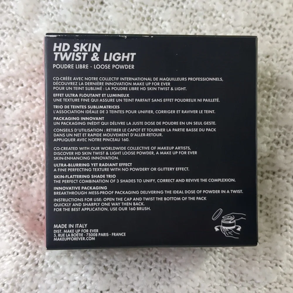 Makeup Forever HD Skin Twist & Light Powder in 2.0 Medium, 8g/0.20oz