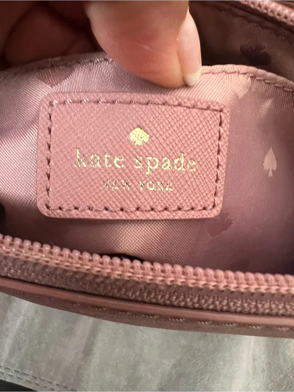 NWOT Kate Spade Leather Greta Court Glitter Ramey Crossbody Bag, Zip Closure 💖