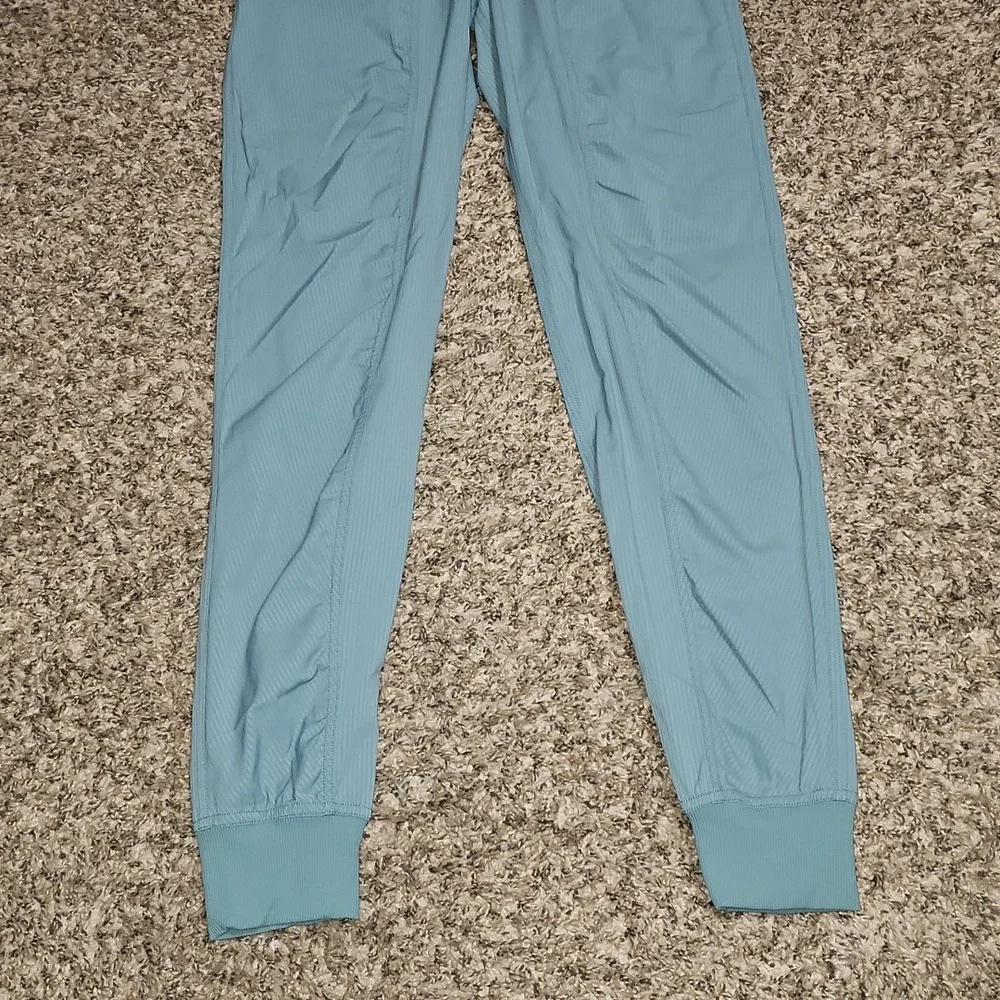 lululemon athletica studio green