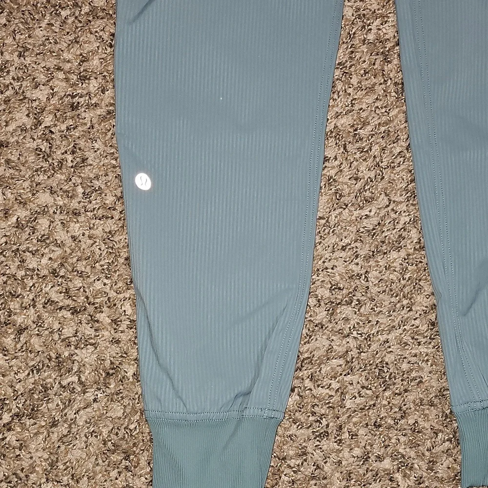 lululemon athletica are sz studio