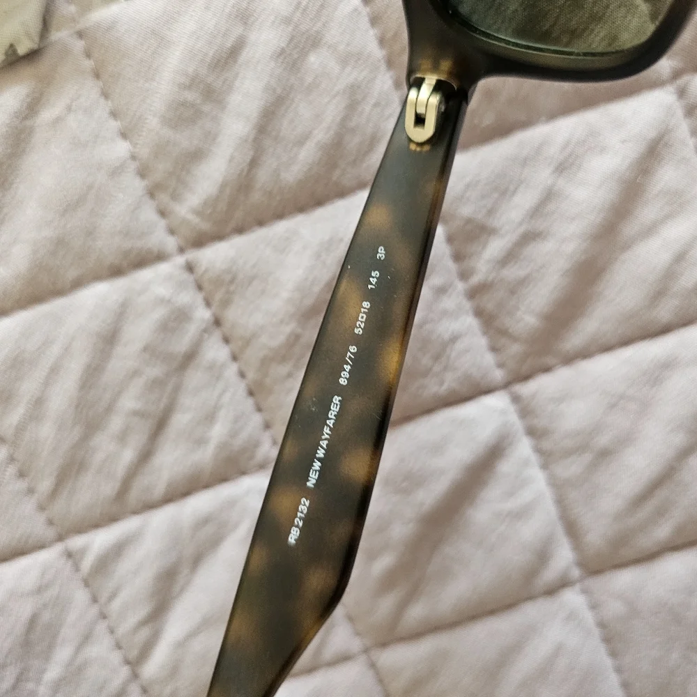 Ray-Ban Italy Leopard Print Brown Sunglasses with Hard Case And Cleaning‎ Wipe