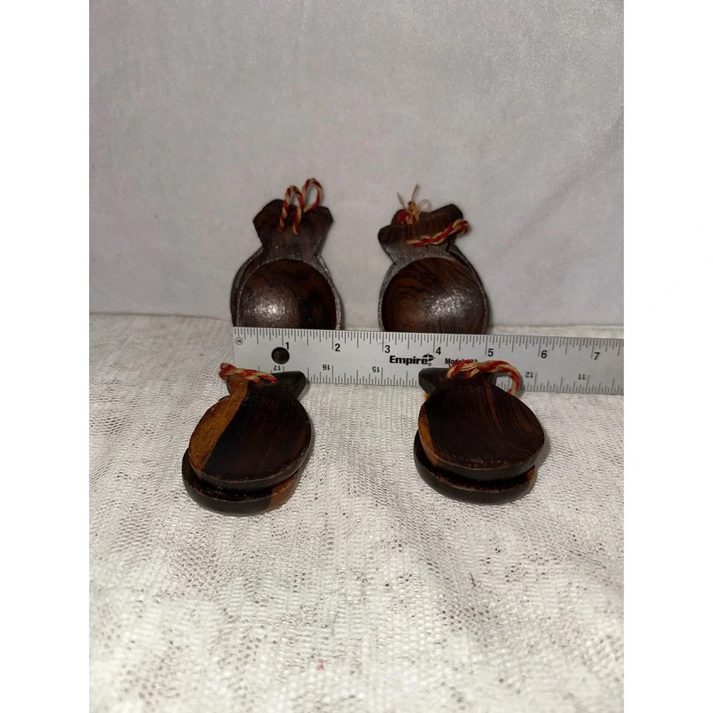 N/A rhythmic castanets