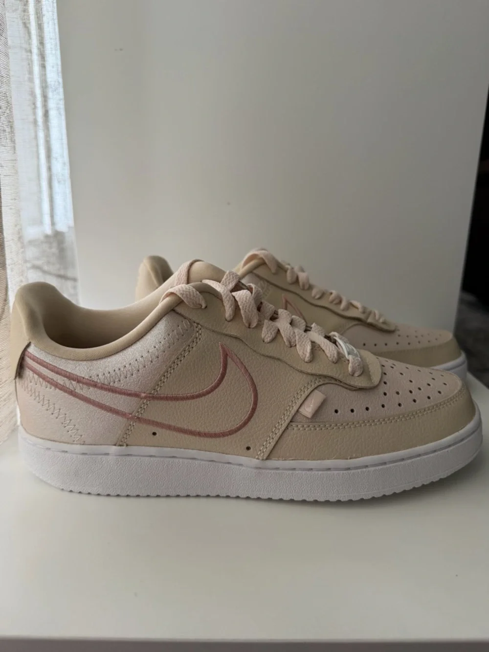 Nike court textured detailing