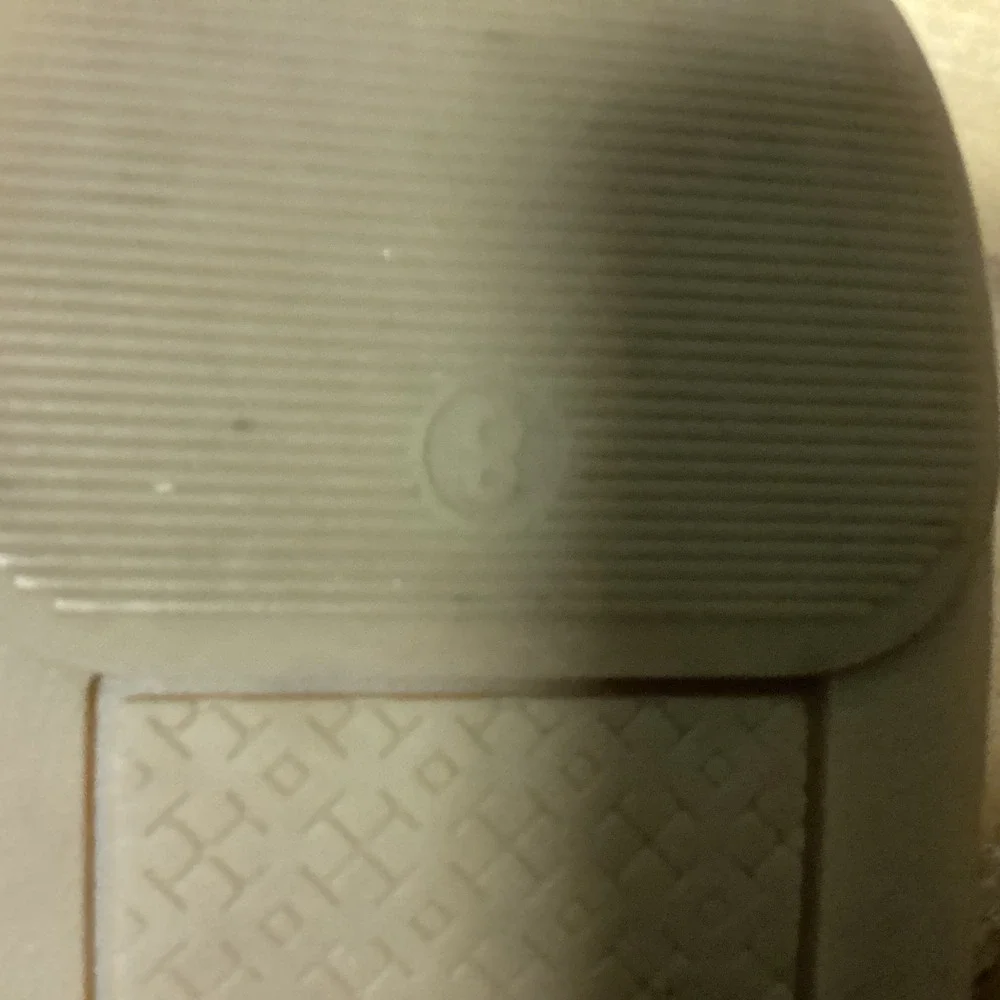 Tory Burch shape shipping