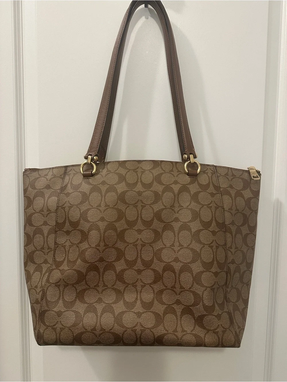 Coach tote signature