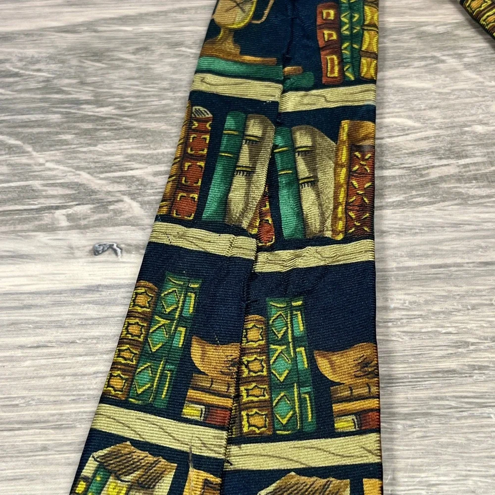 Alynn Neckwear Tie Mens Navy Blue Silk Bookshelf Library Barnes & Noble Novelty