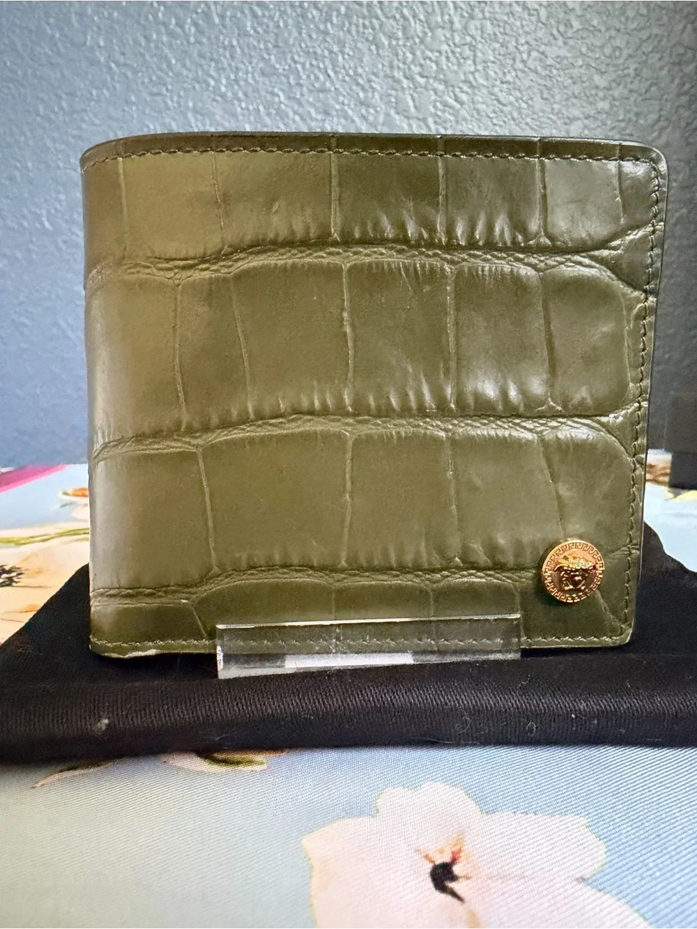 New Versace Olive Green Croc-Embossed Leather Bifold Wallet