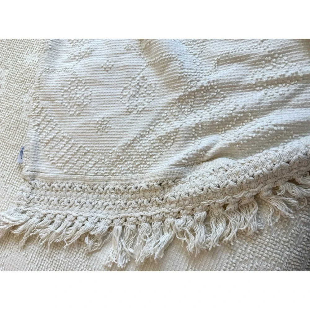 Vintage Maine Heritage Weavers Cream Off White Hobnail Coverlet Bedspread 120x96