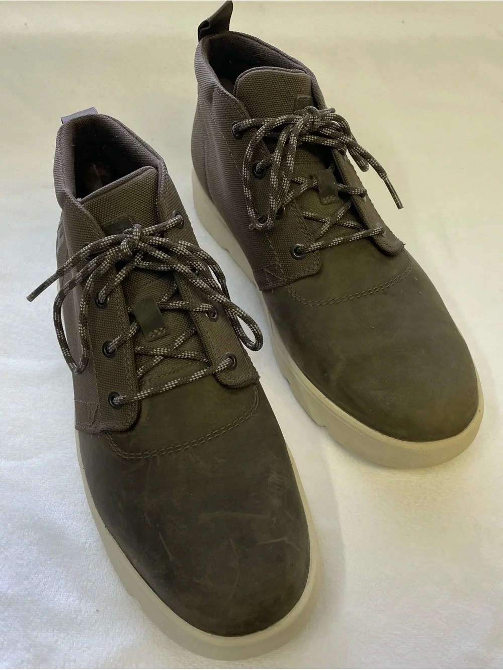 Helly Hansen Brown Chukka Boots with White Sole Leather