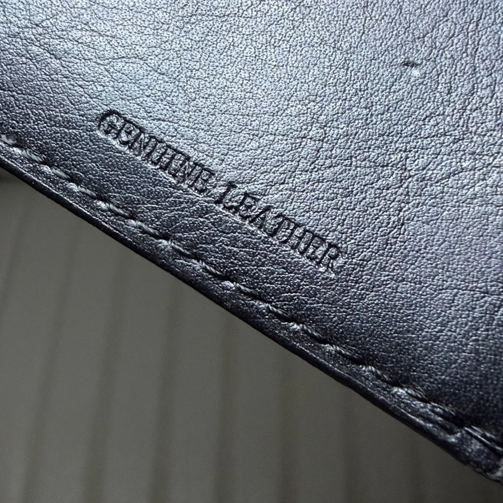 N/A compact stylish wallet