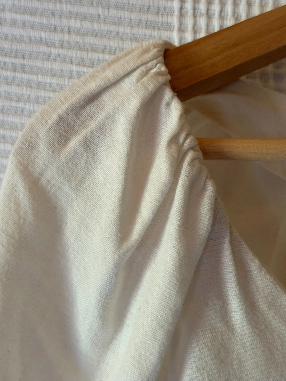 Zara Cream V-Neck Button Front Blouse