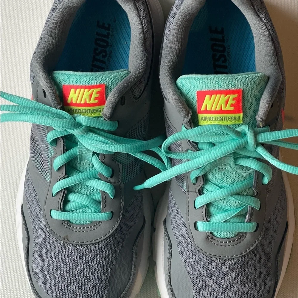 Womens nike athletic relentless sneakers