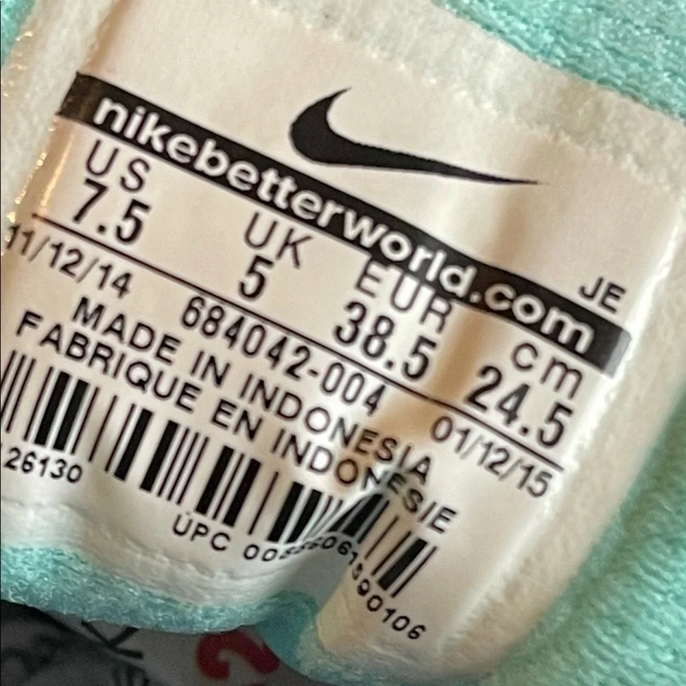 Womens nike athletic relentless sneakers