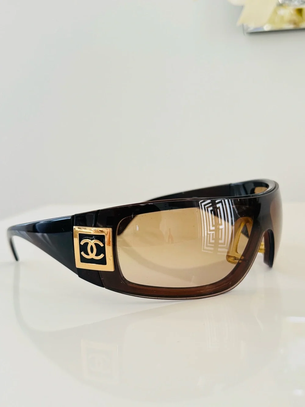 RARE🦋 Vintage CHANEL Vintage 5085 brown gold sunglasses