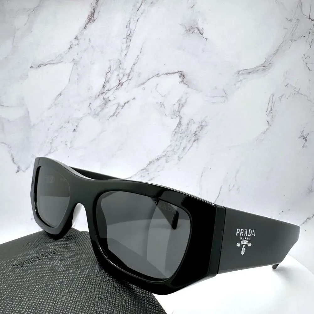 Prada daily silver